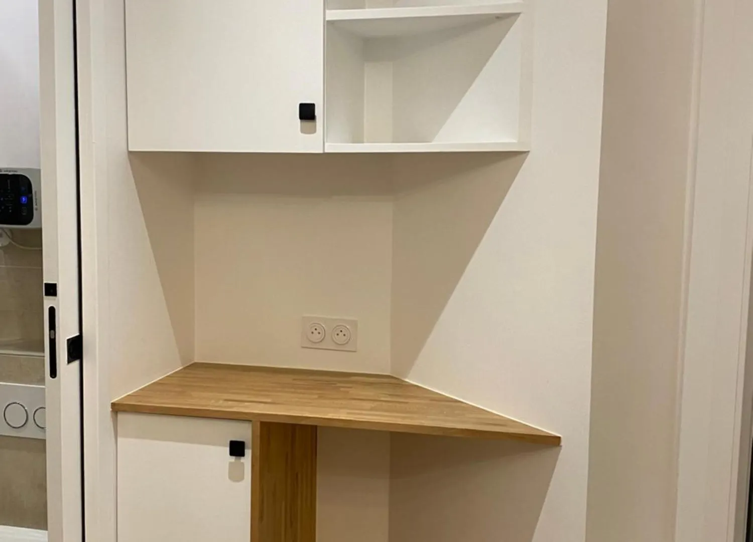 Small Comfy Studio In パリ ベッド・アンド・ブレックファスト